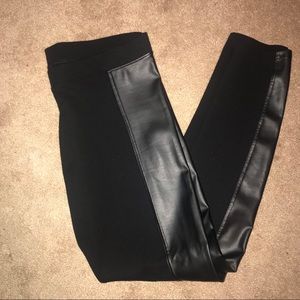Leggings with leather side paneling